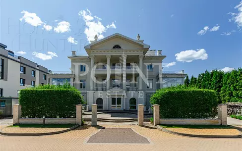 3-этажный коттедж 1 532 м² без отделки