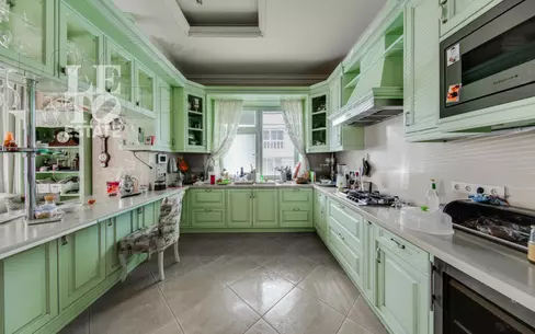 3-этажный коттедж 553.6 м² с отделкой
