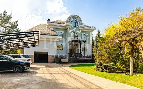 3-этажный коттедж 760 м² с отделкой