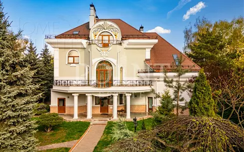 3-этажный коттедж 760 м² с отделкой
