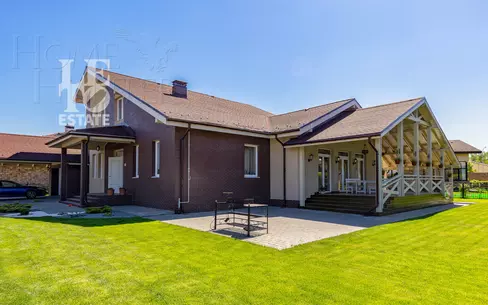 3-этажный коттедж 480 м² с отделкой