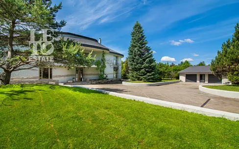 3-этажный коттедж 1 348 м² с отделкой