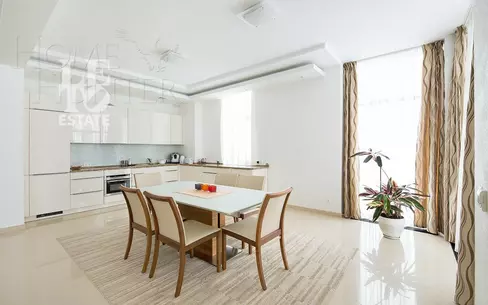 3-этажный коттедж 1 000 м² с отделкой