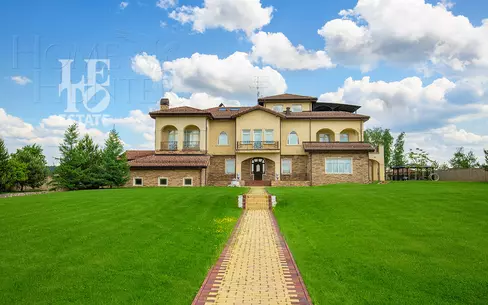3-этажный коттедж 1 500 м² с отделкой