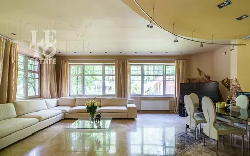 3-этажный коттедж 640 м² с отделкой