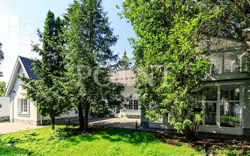 3-этажный коттедж 738 м² с отделкой