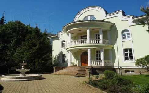 3-этажный коттедж 1 000 м² с отделкой