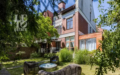 3-этажный таунхаус 335 м² с отделкой