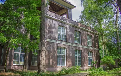 3-этажный коттедж 900 м² без отделки