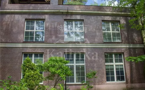 3-этажный коттедж 900 м² без отделки