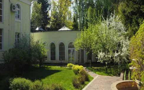 3-этажный коттедж 1 000 м² с отделкой
