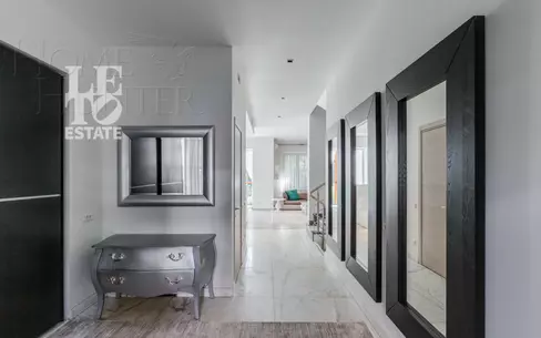 3-этажный таунхаус 335 м² с отделкой