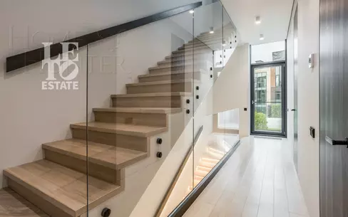 3-этажный таунхаус 244.7 м² с отделкой
