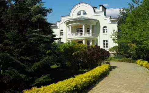 3-этажный коттедж 1 000 м² с отделкой