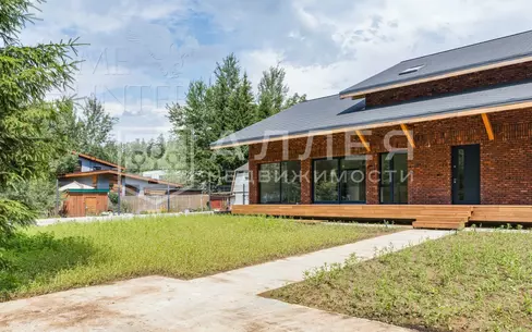 2-этажный коттедж 227 м² с отделкой