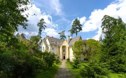 2-этажный коттедж 560 м² с отделкой