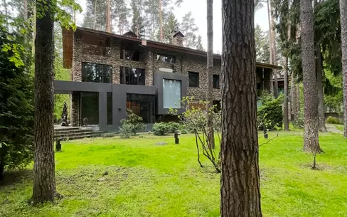2-этажный коттедж 1 500 м² с отделкой
