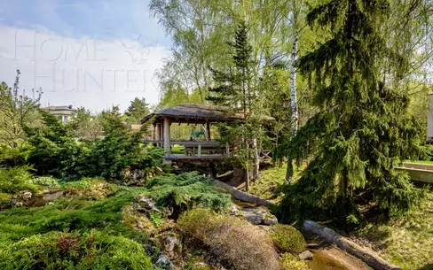 3-этажный коттедж 2 400 м² с отделкой