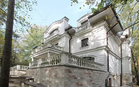 2-этажный коттедж 900 м² без отделки