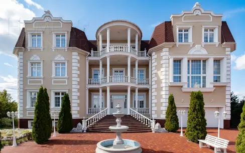 3-этажный коттедж 1 650 м² с отделкой