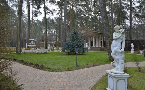 2-этажный коттедж 1 400 м² с отделкой