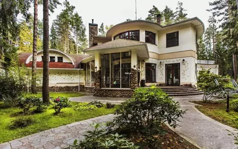 2-этажный коттедж 840 м² с отделкой