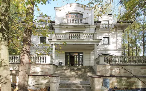 2-этажный коттедж 900 м² без отделки