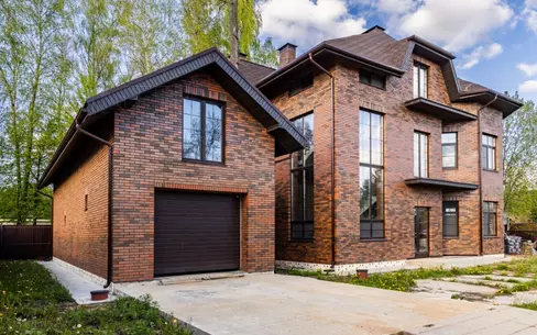 3-этажный коттедж 600 м² без отделки