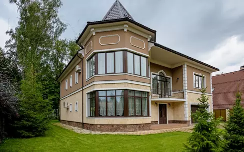 2-этажный коттедж 732 м² с отделкой