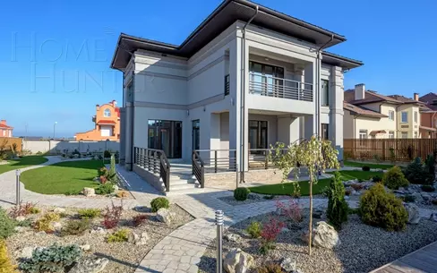2-этажный коттедж 350 м² с отделкой