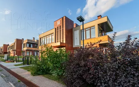 3-этажный коттедж 280 м² с отделкой