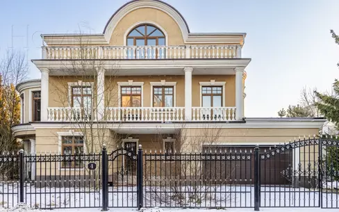 2-этажный коттедж 600 м² без отделки