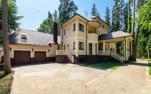 2-этажный коттедж 845 м² с отделкой