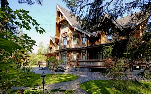 2-этажный коттедж 1 600 м² с отделкой