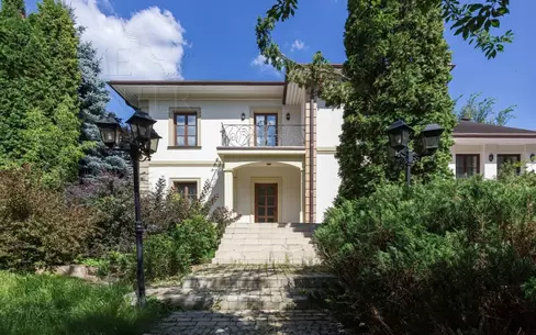 2-этажный коттедж 650 м² с отделкой