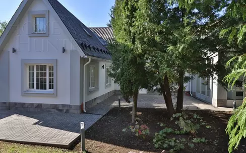 2-этажный коттедж 500 м² с отделкой