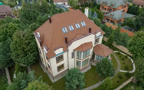 2-этажный коттедж 1 200 м² с отделкой