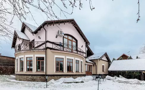 2-этажный коттедж 350 м² с отделкой