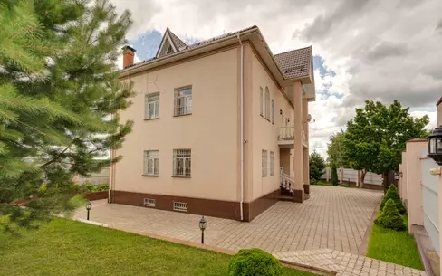 2-этажный коттедж 563 м² с отделкой