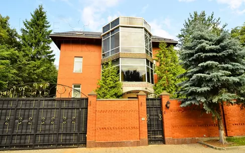 2-этажный коттедж 800 м² с отделкой
