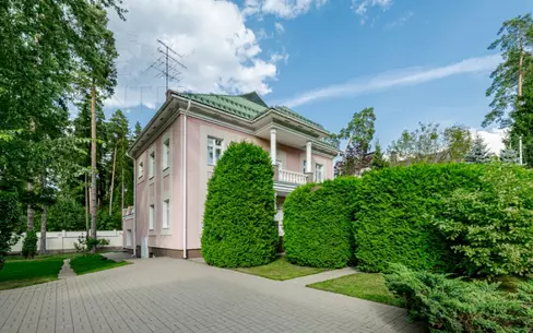 2-этажный коттедж 392 м² с отделкой