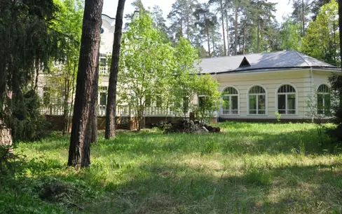 2-этажный коттедж 1 350 м² без отделки