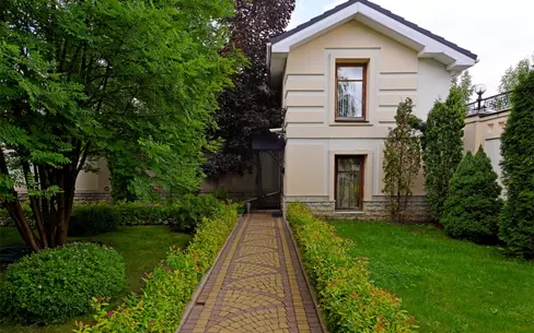 2-этажный коттедж 900 м² с отделкой