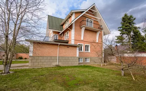 3-этажный коттедж 780 м² с отделкой