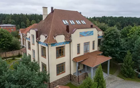 2-этажный коттедж 1 200 м² с отделкой