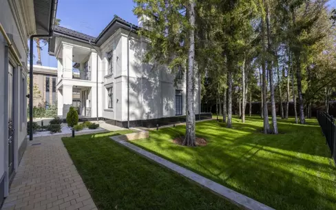 2-этажный коттедж 460 м² с отделкой
