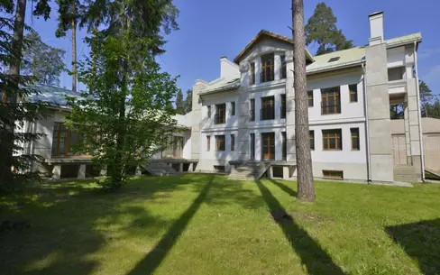 2-этажный коттедж 1 200 м² без отделки