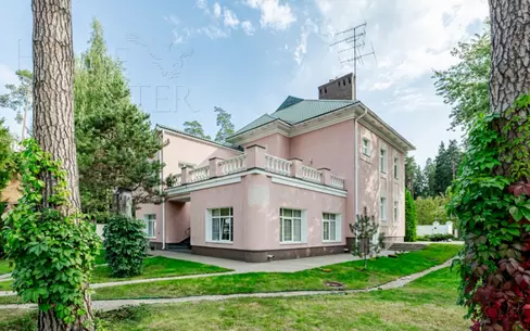 2-этажный коттедж 392 м² с отделкой