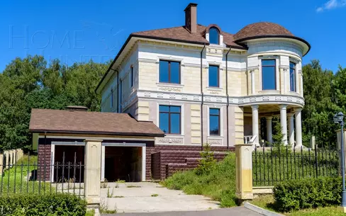 2-этажный коттедж 858 м² без отделки
