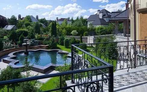 2-этажный коттедж 1 700 м² с отделкой
